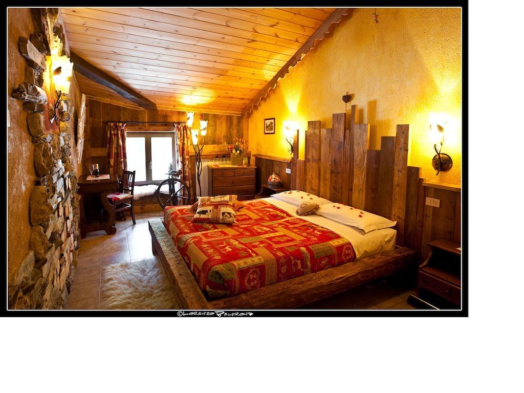 Hotel La Jolie Bergere La Salle Zimmer foto
