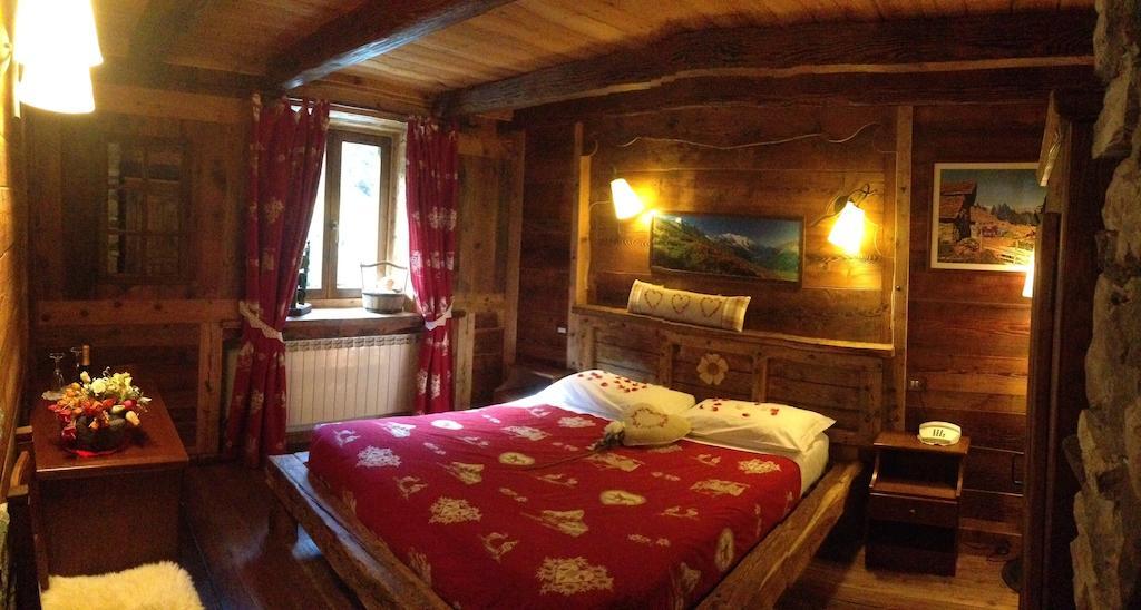Hotel La Jolie Bergere La Salle Zimmer foto